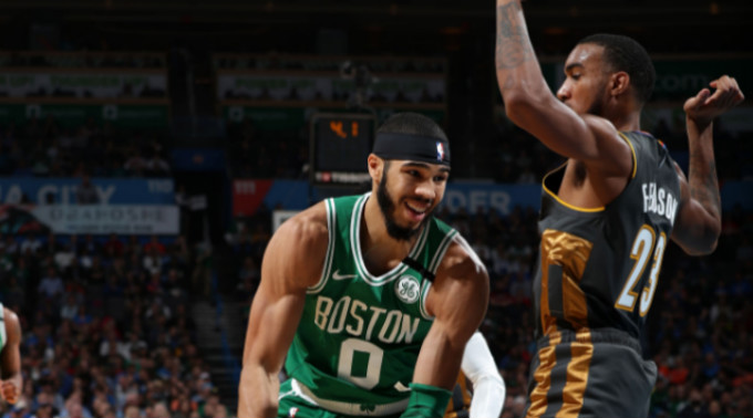 体育中国球员沈梦雨随队获得苏超女足联赛杯冠军