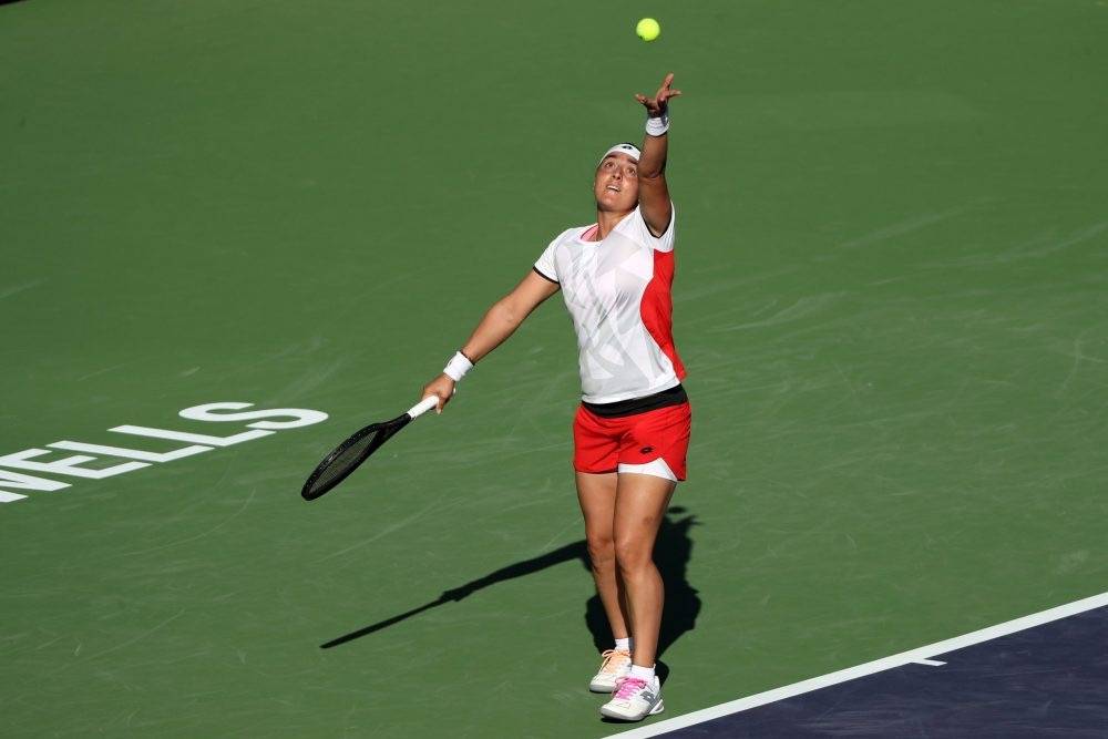 中国男篮的杨瀚森在赛场上展现出了非凡的实力.