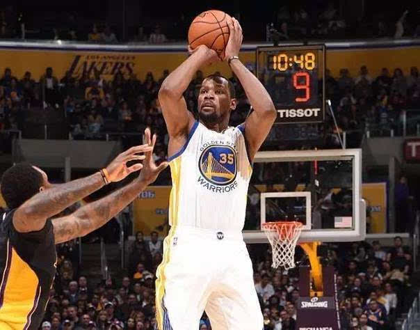 首月实现R 首月实现R